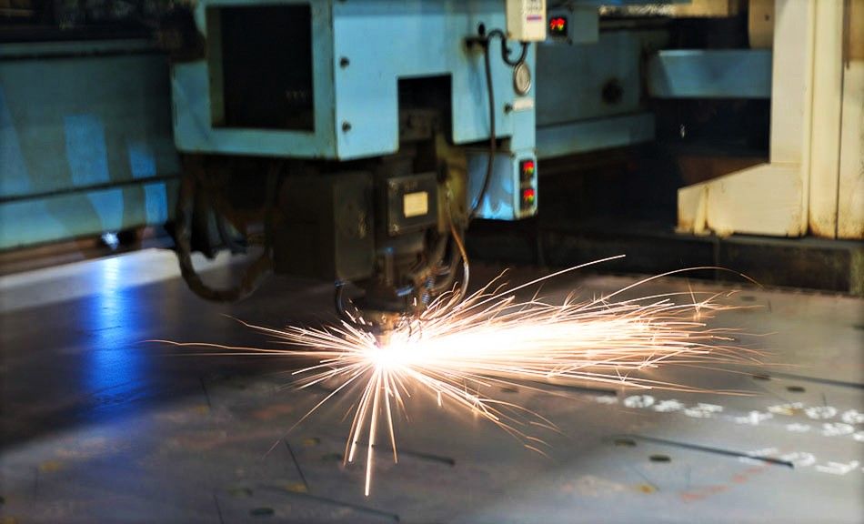 Shaping Heavy Steel Plate with Plasma Steel Cutting Shaping Heavy Steel Plate with Plasma Steel Cutting