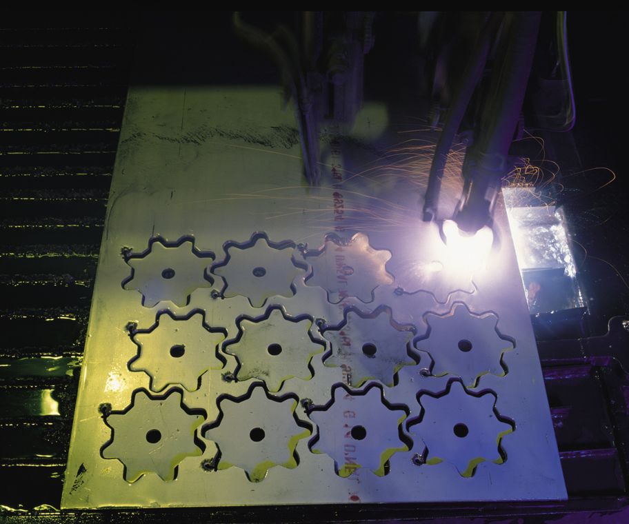 Shaping Heavy Steel Plate with Plasma Steel Cutting